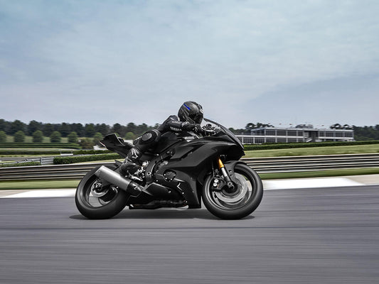 LETS TALK ABOUT THE YAMAHA YZF-R6 RACE BIKE